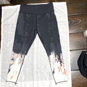 Zyia leggings